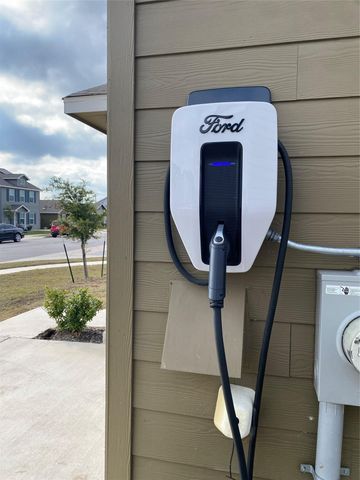 13704 Knights Branch DR, Elgin, TX 78621