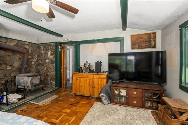 237 Boston Rd, Palmer, MA 01069