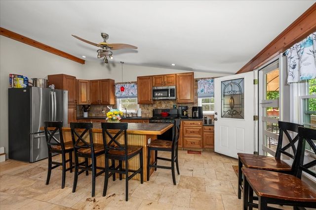 237 Boston Rd, Palmer, MA 01069