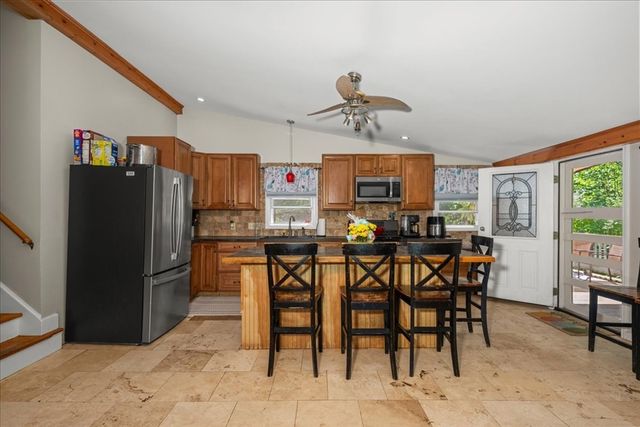 237 Boston Rd, Palmer, MA 01069