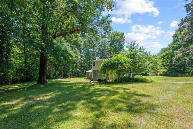 237 Boston Rd, Palmer, MA 01069