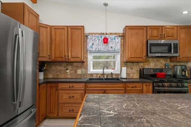 237 Boston Rd, Palmer, MA 01069