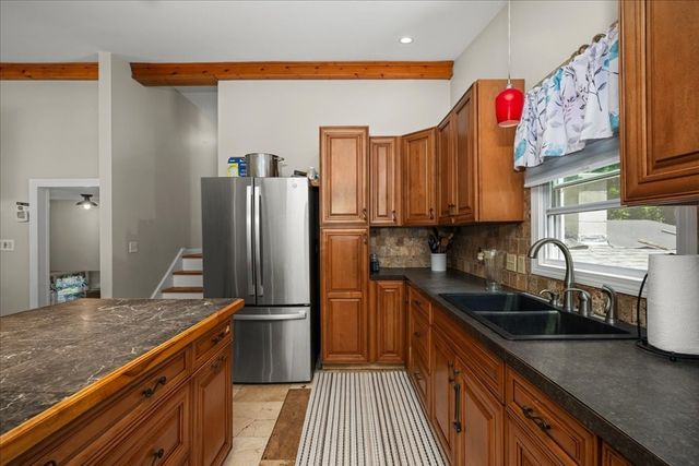 237 Boston Rd, Palmer, MA 01069