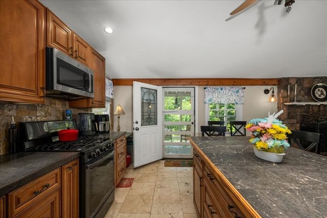 237 Boston Rd, Palmer, MA 01069