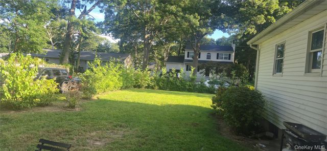 233 Beaver Drive, Mastic Beach, NY 11951