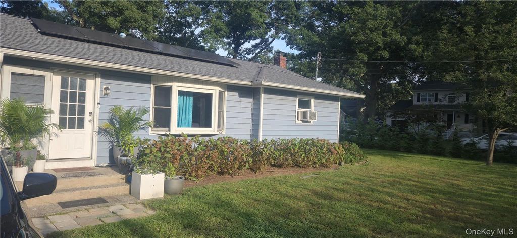 233 Beaver Drive, Mastic Beach, NY 11951