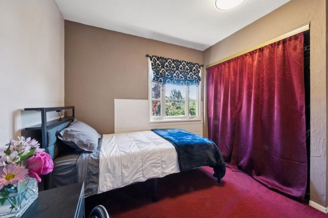 10768 Sheldon St, Oakland, CA 94605