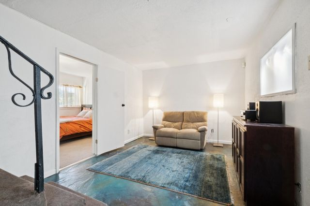 10768 Sheldon St, Oakland, CA 94605