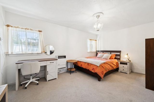 10768 Sheldon St, Oakland, CA 94605