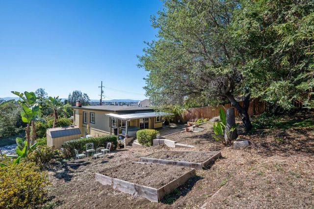 10768 Sheldon St, Oakland, CA 94605