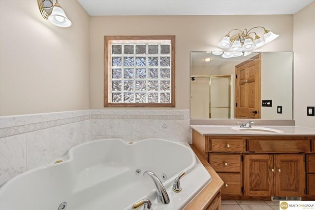 10724 Oak Park Lane, Blair, NE 68008