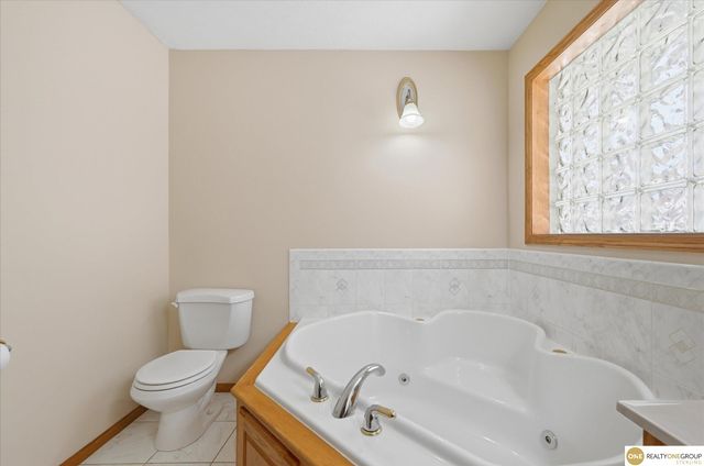 10724 Oak Park Lane, Blair, NE 68008