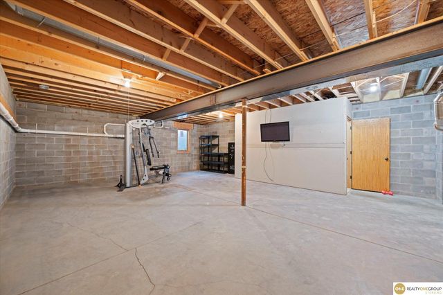 10724 Oak Park Lane, Blair, NE 68008