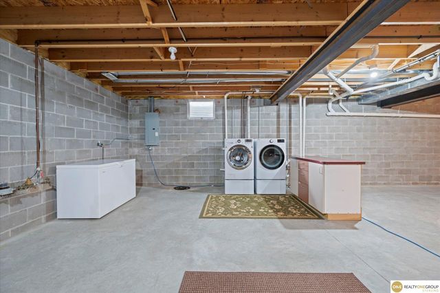 10724 Oak Park Lane, Blair, NE 68008