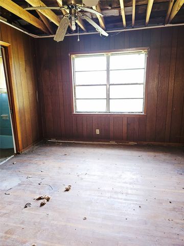 310 W Milam Street, Mexia, TX 76667