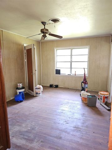 310 W Milam Street, Mexia, TX 76667