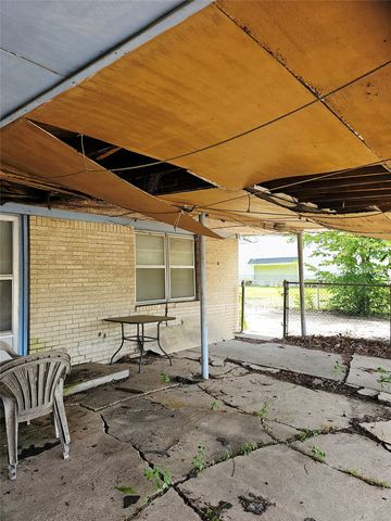 310 W Milam Street, Mexia, TX 76667