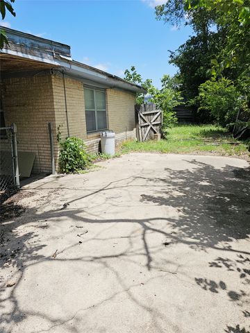 310 W Milam Street, Mexia, TX 76667