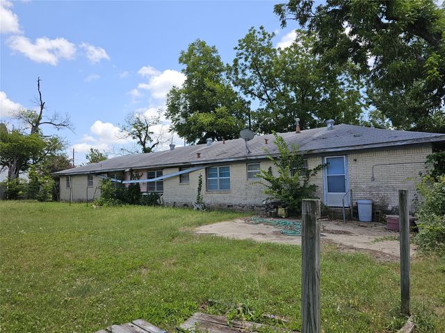 310 W Milam Street, Mexia, TX 76667