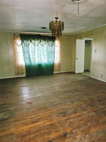 310 W Milam Street, Mexia, TX 76667