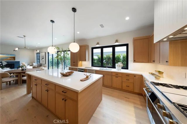 1594 Redlands Place, Costa Mesa, CA 92627