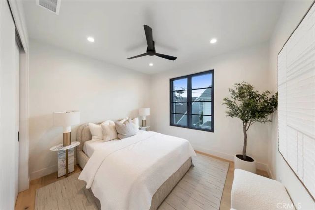 1594 Redlands Place, Costa Mesa, CA 92627