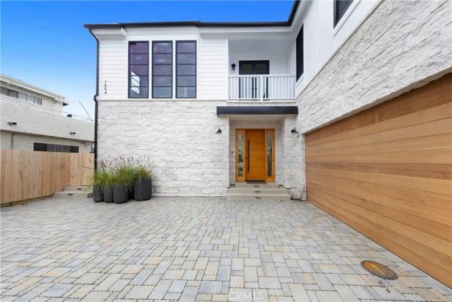 1594 Redlands Place, Costa Mesa, CA 92627