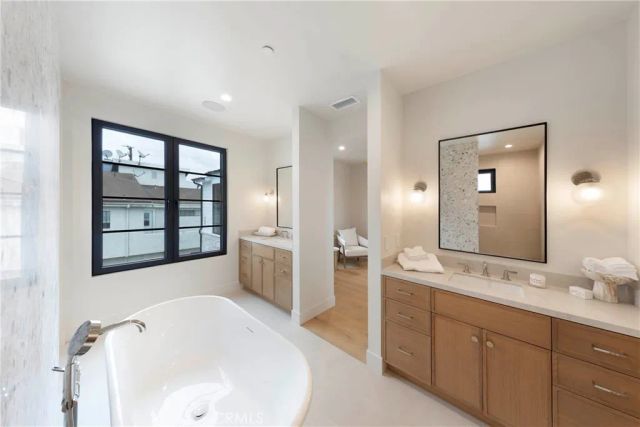 1594 Redlands Place, Costa Mesa, CA 92627