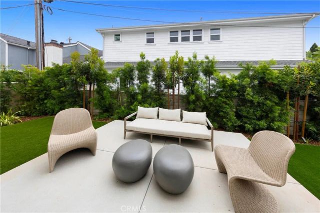 1594 Redlands Place, Costa Mesa, CA 92627