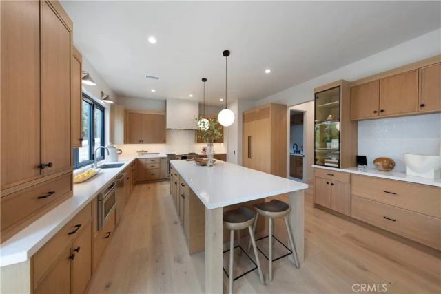 1594 Redlands Place, Costa Mesa, CA 92627