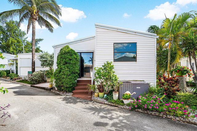4 East Cedar Drive Cd, Briny Breezes, FL 33435