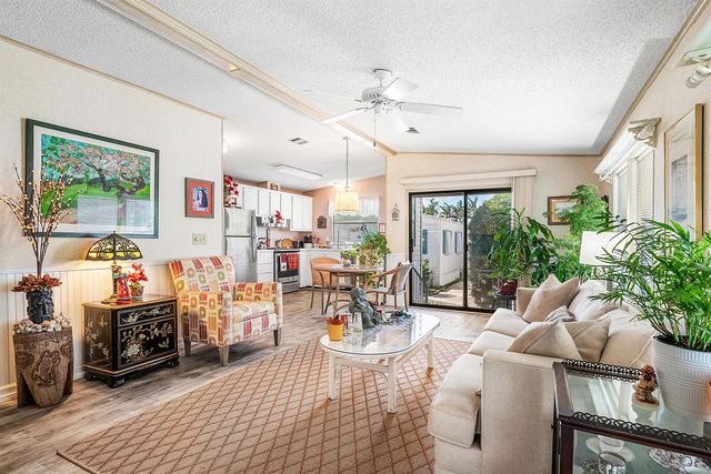 4 East Cedar Drive Cd, Briny Breezes, FL 33435
