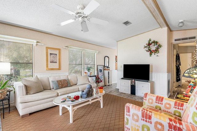 4 East Cedar Drive Cd, Briny Breezes, FL 33435