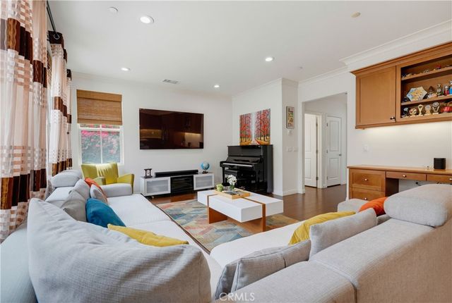 60 Sedgewick, Irvine, CA 92620