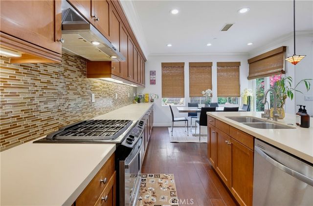 60 Sedgewick, Irvine, CA 92620