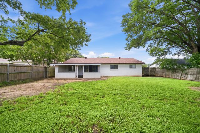 1606 Natches Drive, Arlington, TX 76014