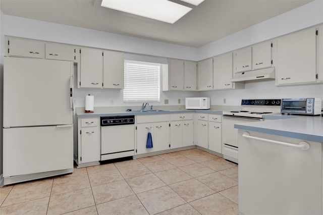 2331 GOLDEN HORSESHOE CIRCLE S, Lakeland, FL 33810