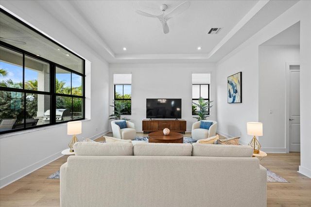13621 Le Christine Drive, Palm Beach Gardens, FL 33412