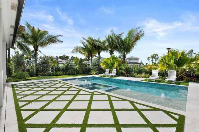 13621 Le Christine Drive, Palm Beach Gardens, FL 33412