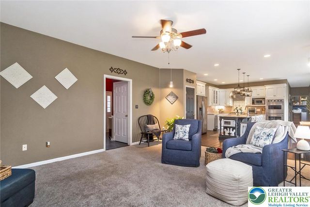 230 Hopewell Drive, Allentown City, PA 18104