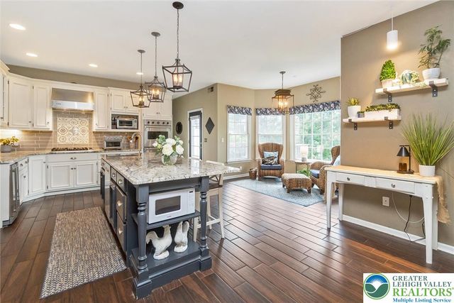 230 Hopewell Drive, Allentown City, PA 18104