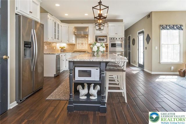 230 Hopewell Drive, Allentown City, PA 18104
