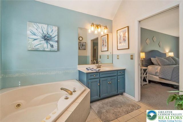 230 Hopewell Drive, Allentown City, PA 18104