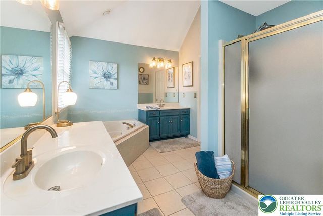 230 Hopewell Drive, Allentown City, PA 18104