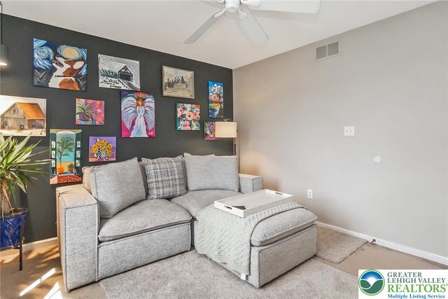 230 Hopewell Drive, Allentown City, PA 18104