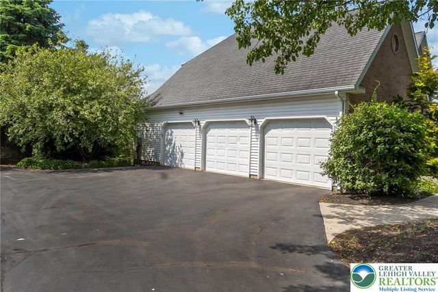 230 Hopewell Drive, Allentown City, PA 18104