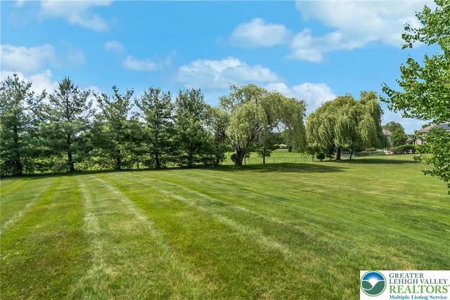 230 Hopewell Drive, Allentown City, PA 18104