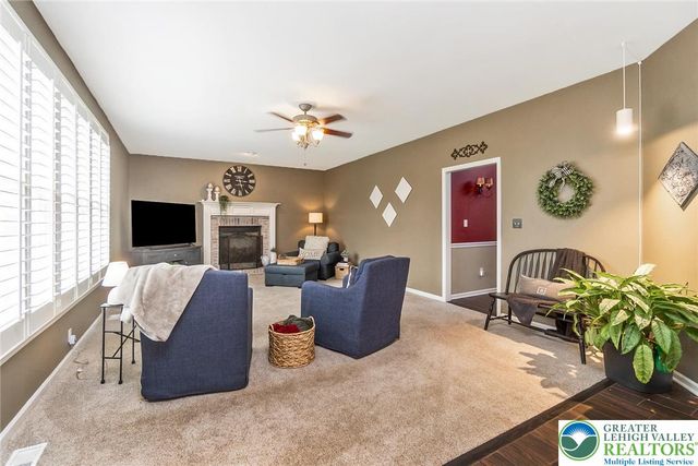230 Hopewell Drive, Allentown City, PA 18104