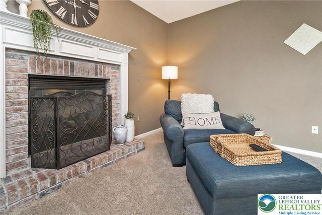 230 Hopewell Drive, Allentown City, PA 18104
