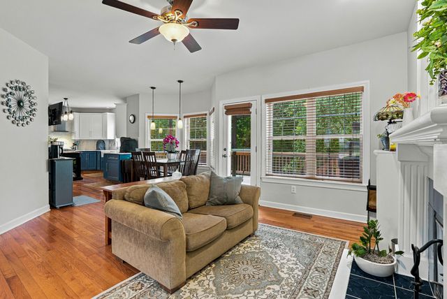 4309 CHAMPLAIN CT, Columbia, MO 65203